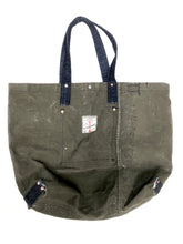 Carry-All Tote Bag / 24 3 14 2 /