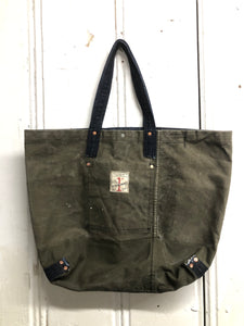 Carry-All Tote Bag / 24 3 14 2 /
