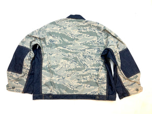 694 / camo jacket XL
