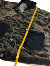 item 249 / Pleated Jacket / XL