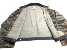 item 249 / Pleated Jacket / XL