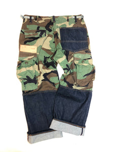 item 243 / Camo Pants / size M